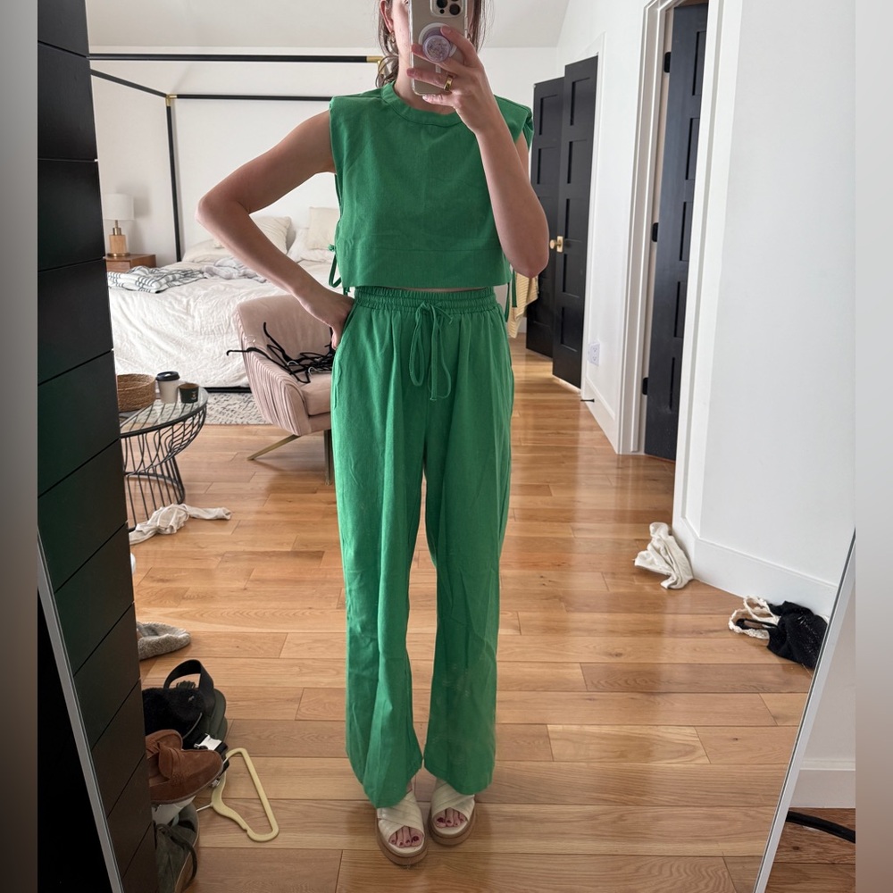 Green linen set
